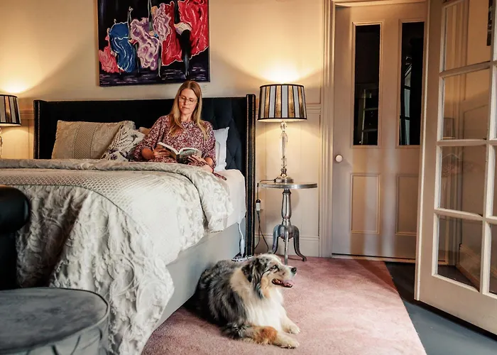 Summerlands - Country Luxe