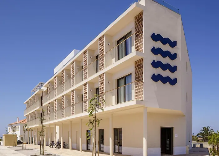 Amarello Hotel Praia Santo André, Tapestry Collection by Hilton Santiago do Cacém