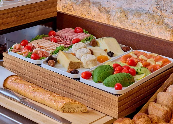 Le Relais Saint Honore