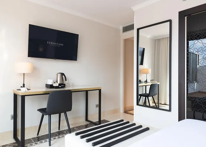 Eurostars Cristal Palace
