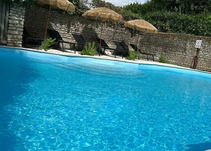 Hotel Le Portail en Marais Poitevin - Logis d'Exception - Jacuzzi Privatif à Moreilles