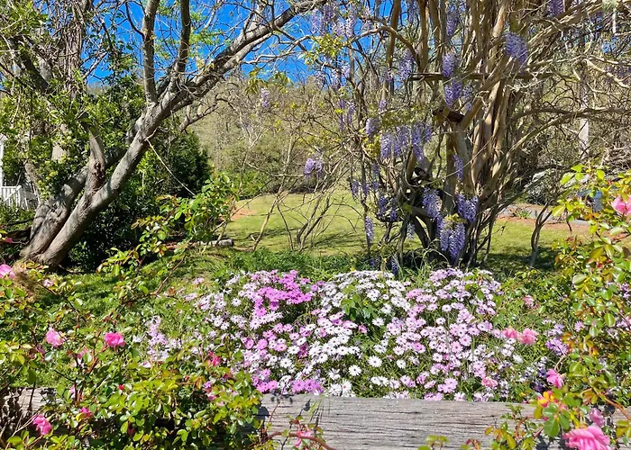 Capers Cottage And Barn Accommodation