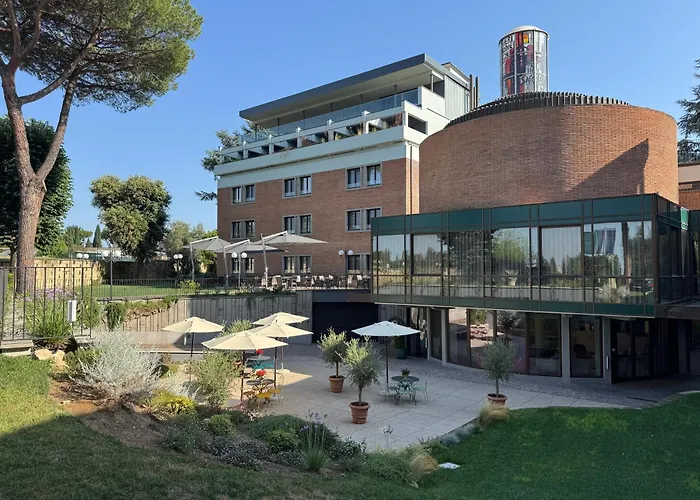 Adoro Hotel