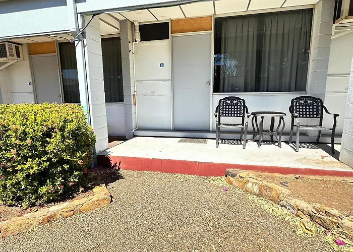 Inland Oasis Motel