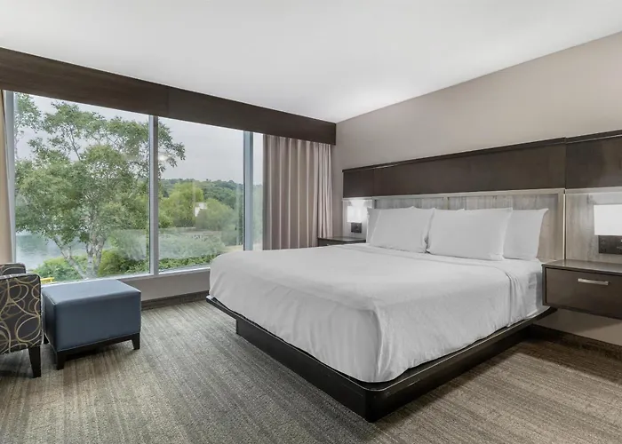 Best Western Plus Chocolate Lake Hotel - Halifax