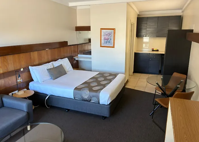 Hi Way Eight Motor Inn