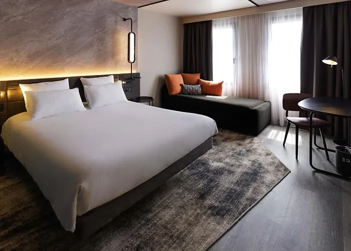 Novotel Paris Suresnes Longchamp
