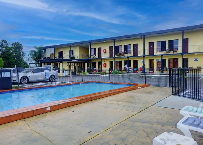 Country Plaza