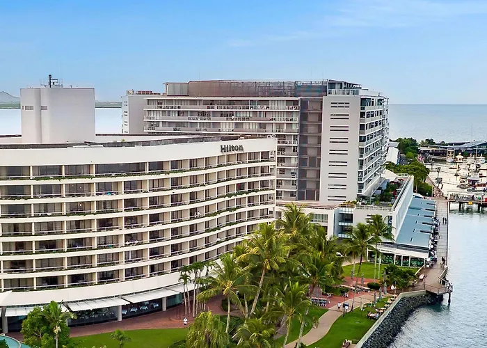 Hilton Cairns