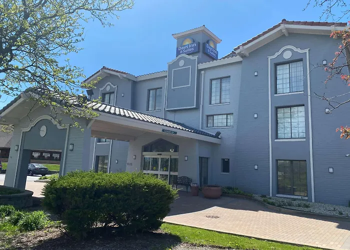 Days Inn & Suites By Wyndham Arlington Heights