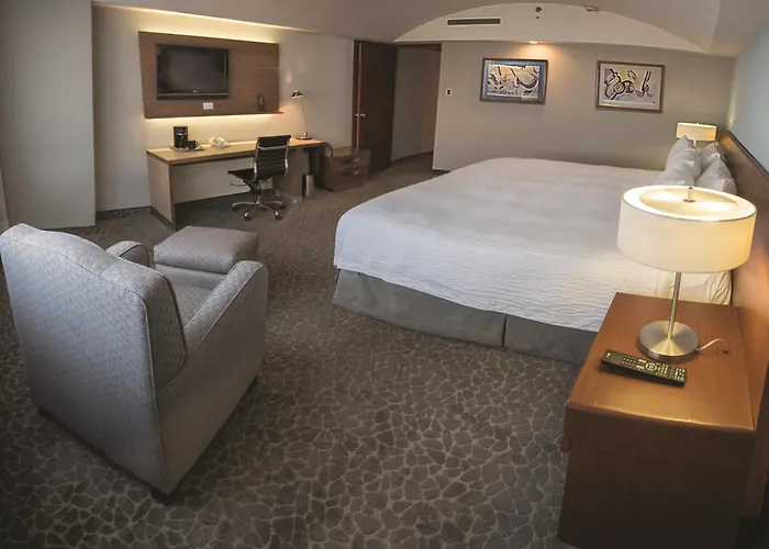 Courtyard By Marriott Revolucion