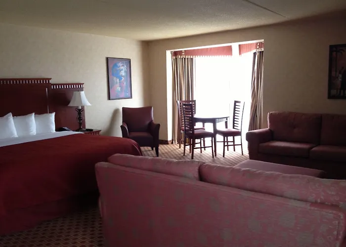 Quality Inn & Suites Bay Front Sault Ste. Marie
