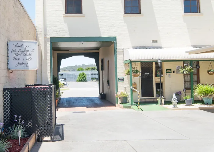 Elm Court Motel