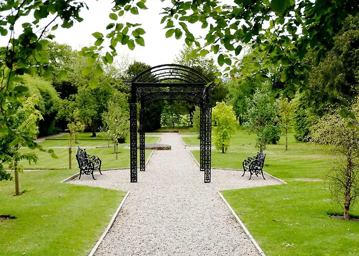 Macdonald Houstoun House