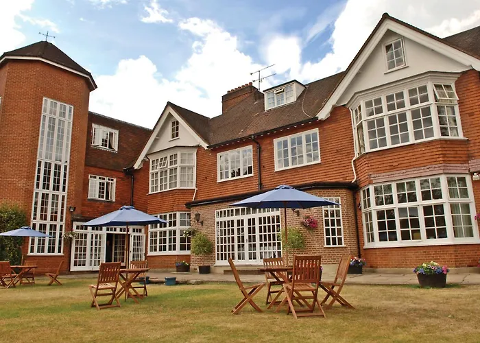 Grovefield House Hotel By Uno