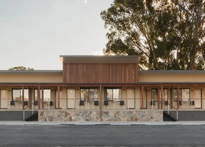 New Crossing Place Motel