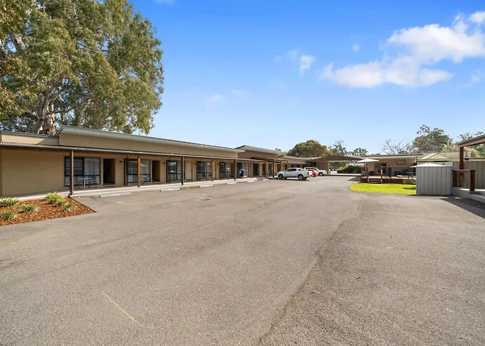 New Crossing Place Motel