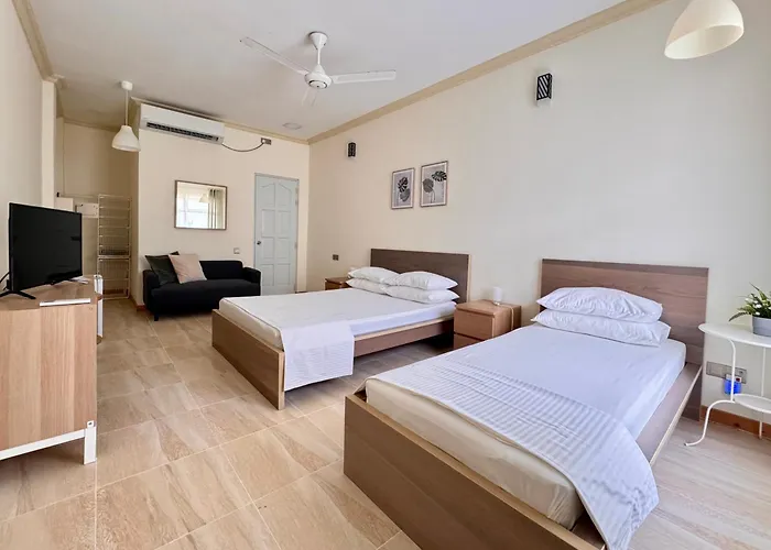 Three Hearts Guesthouse And Villas Fulhadhoo
