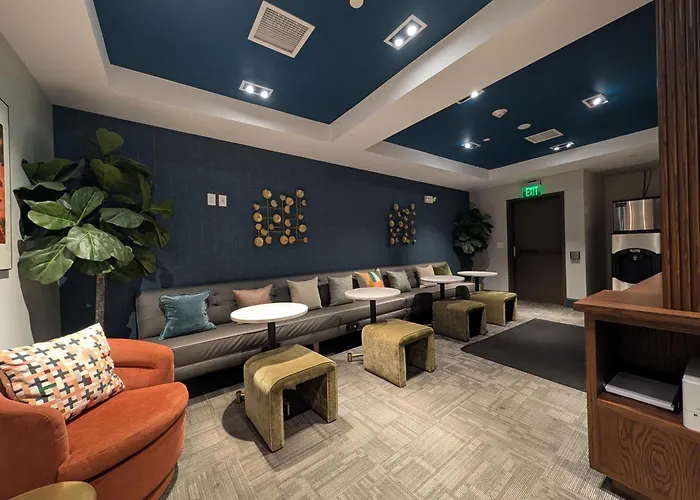 Porter Square Hotel