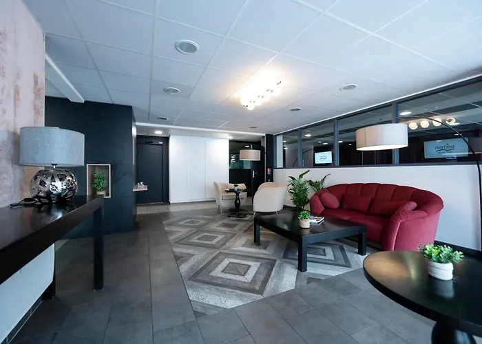 Nemea Appart Hotel Quai Victor Tours Centre