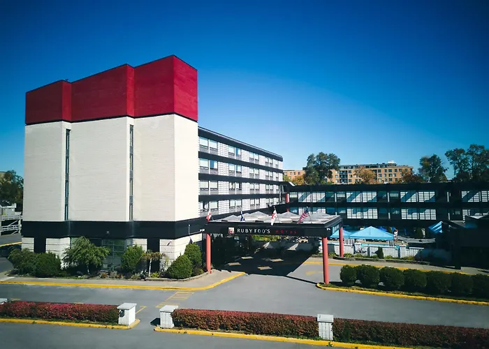 Hotel Ruby Foo'S