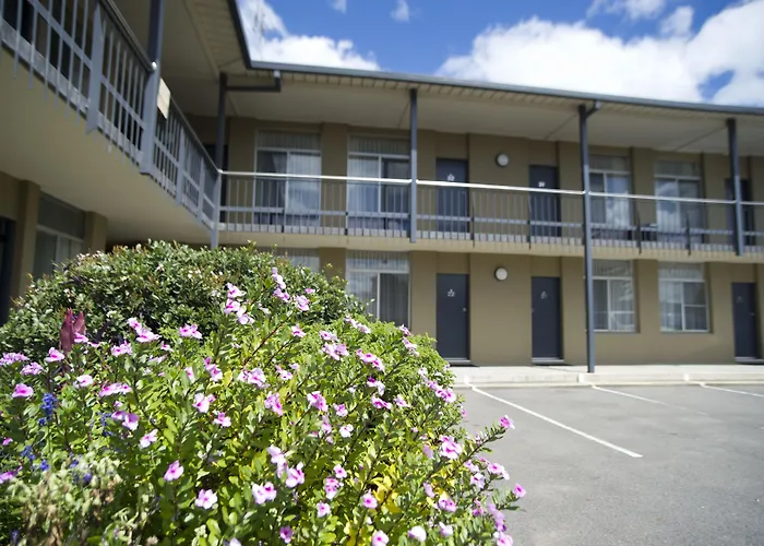 Mid City Motor Inn