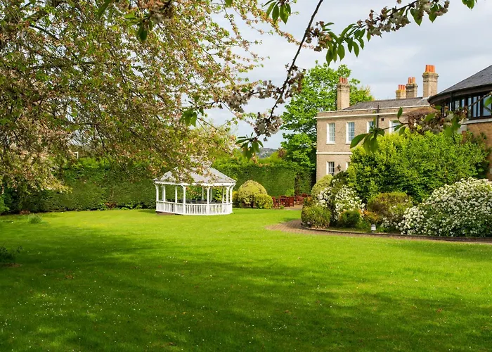 London Chigwell Prince Regent Hotel, BW Signature Collection