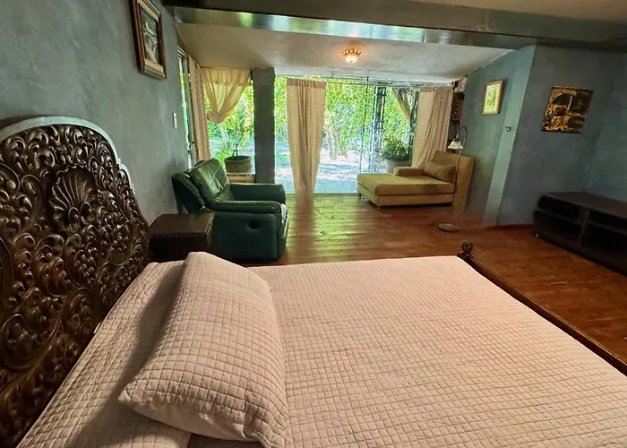 Magnolias Jardin & Boutique Suites