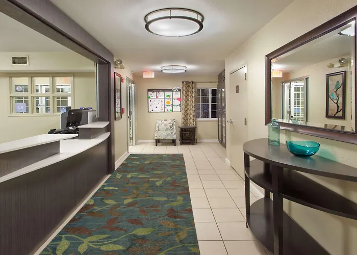 Sonesta Simply Suites Detroit Troy