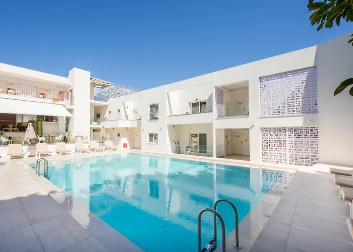 Tarra Seaside Hotel