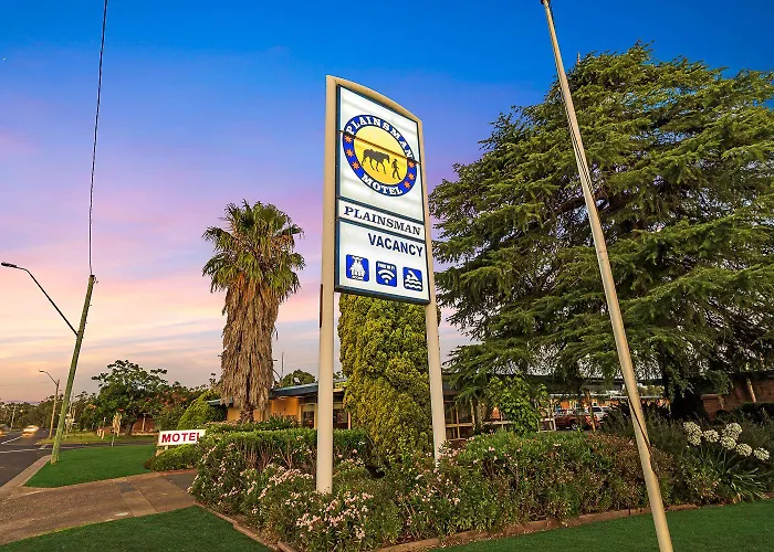 Plainsman Motel