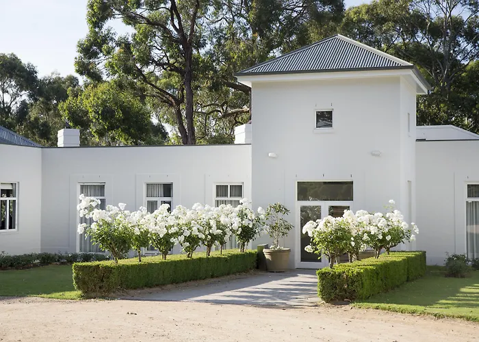 Lancemore Lindenderry Red Hill