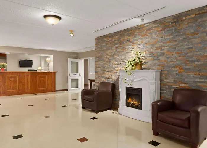 Travelodge By Wyndham Owen Sound On
