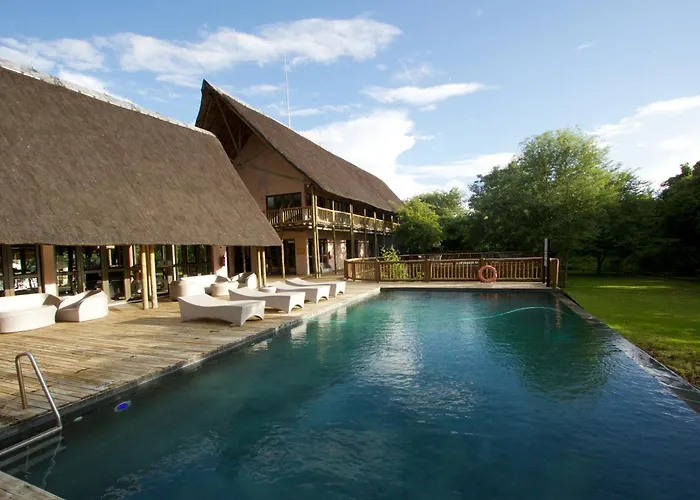 Cresta Mowana Safari Resort & Spa