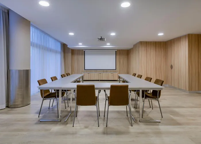 Ac Hotel Som By Marriott L’Hospitalet de Llobregat