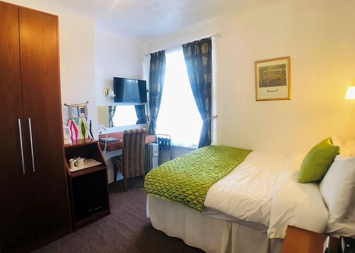 Ilfracombe House Hotel - Near Cliffs Pavilion Southend-on-Sea