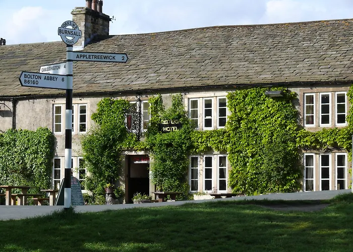 The Red Lion & Manor House