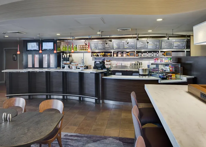 Courtyard By Marriott Providence Warwick