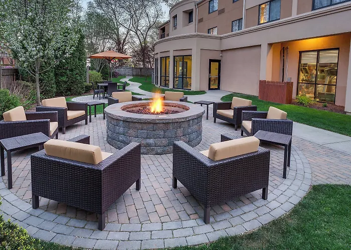Courtyard By Marriott Providence Warwick