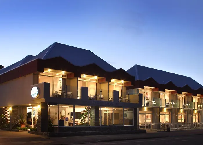 The White Morph Motels