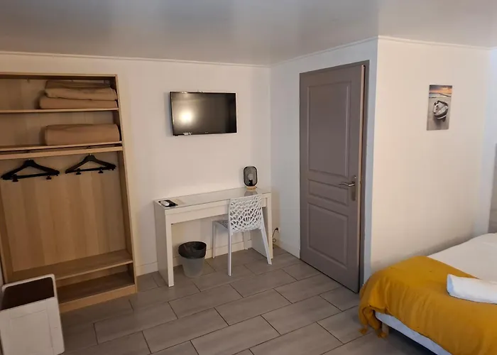 Boutique Hôtel Le Medieval - Parking- Accueil vélo