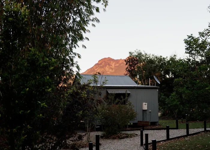 Tuckeroo Cottages & Gardens - Blue Wren & Kookaburra