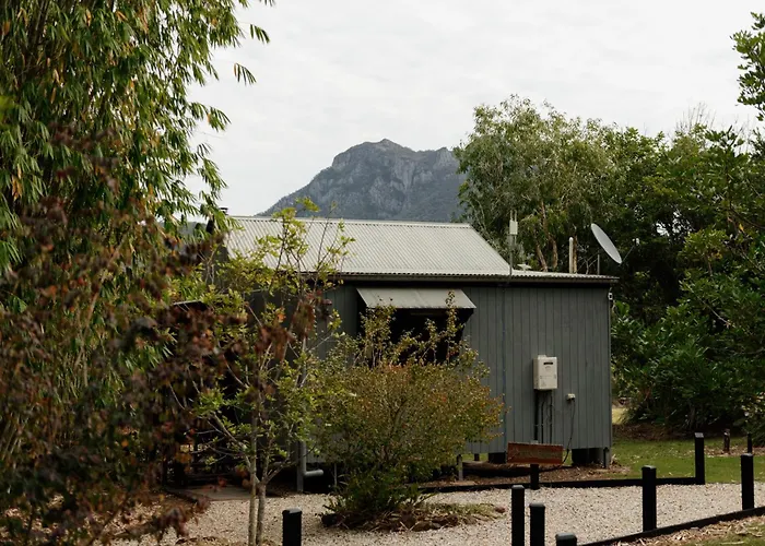 Tuckeroo Cottages & Gardens - Blue Wren & Kookaburra