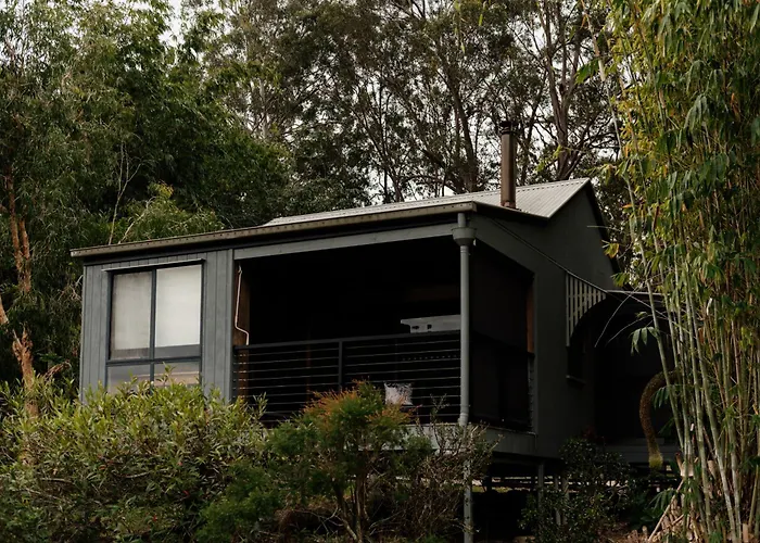 Tuckeroo Cottages & Gardens - Blue Wren & Kookaburra