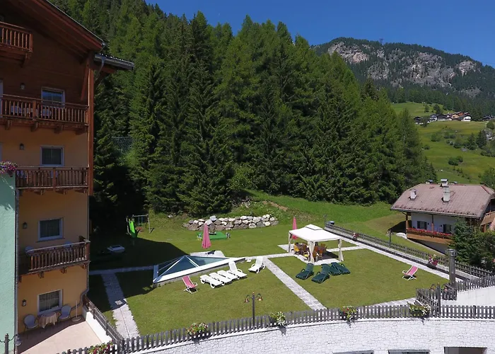 Hotel Stella Montis Campitello di Fassa