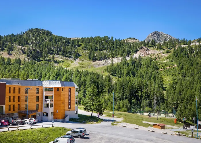 Sowell Residences New Chastillon Isola 2000