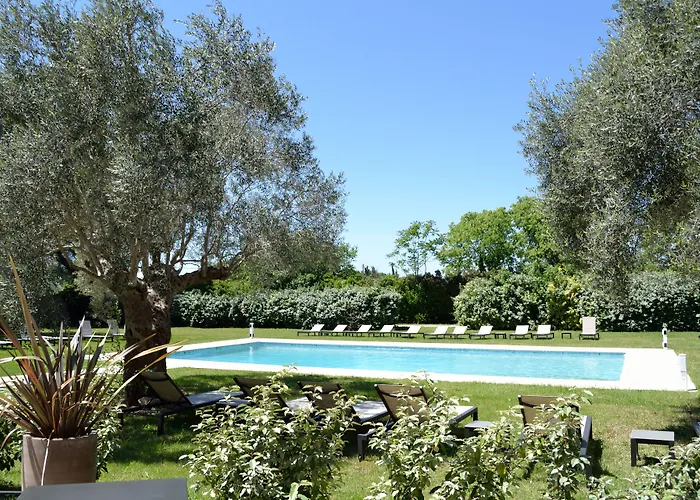 Hotel & Restaurant De Charme - La Begude Saint-Pierre Vers Pont du Gard