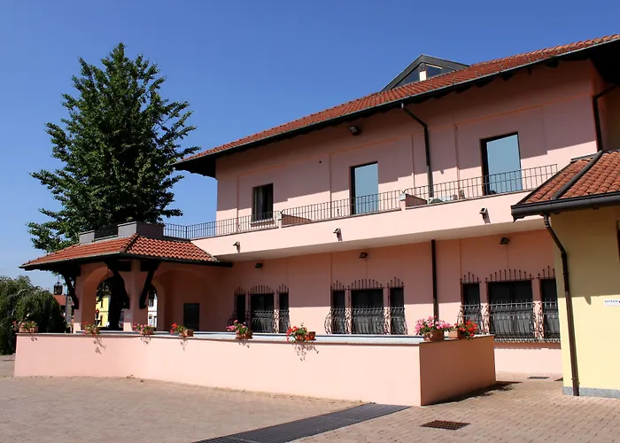 Hotel Scia' On Martin Buscate