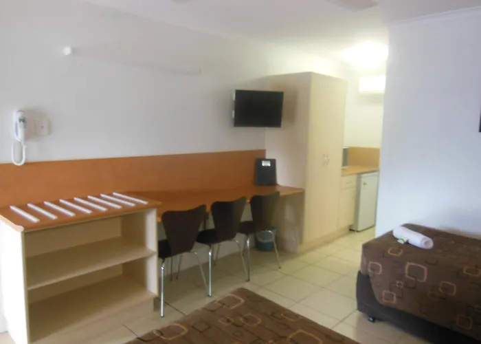 Country Road Motel Charters Towers