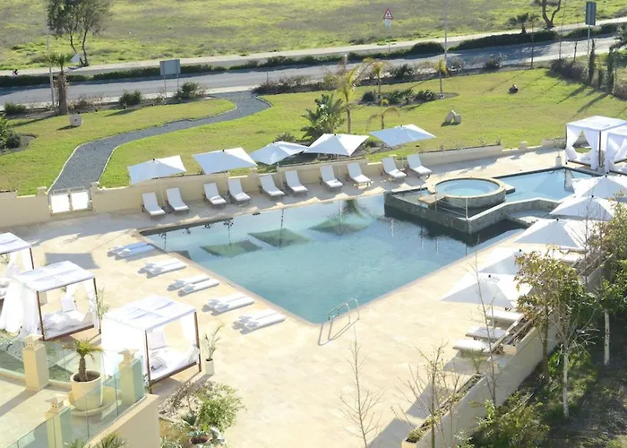 E-Hotel Larnaca Resort & Spa